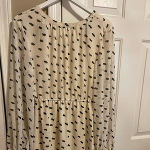 H&M dress size extra small great condition like new black and cream in color
